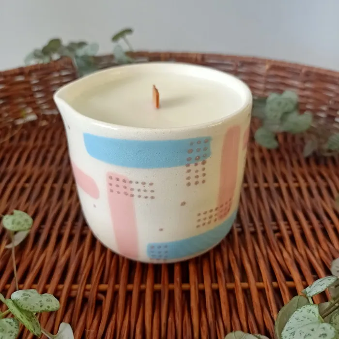 Clean Satisfaction Vibrators Hit The Spot Pastel Massage Candle
