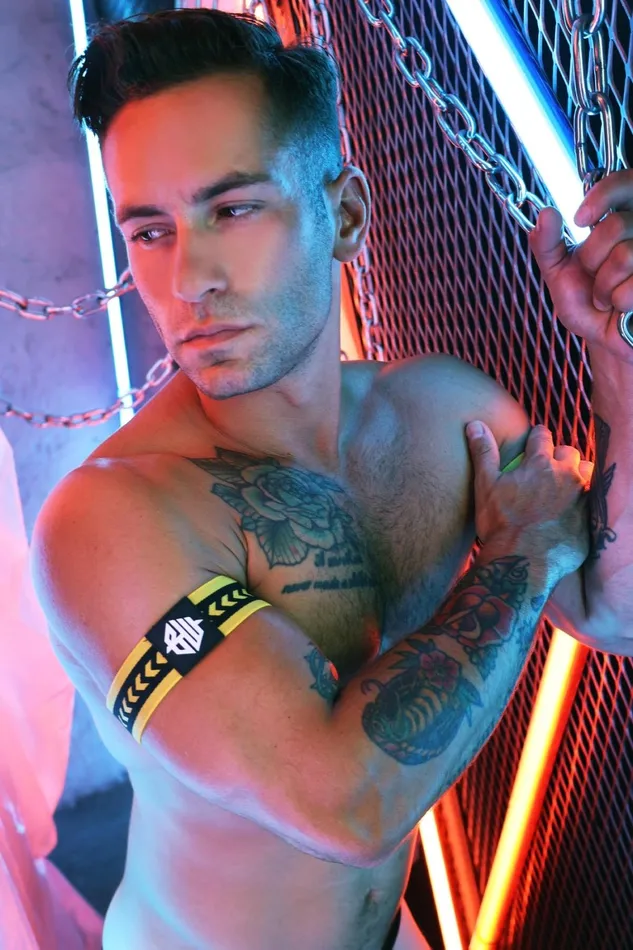 Daddys Favorite Armbands Yellow Breedwell Vibrators